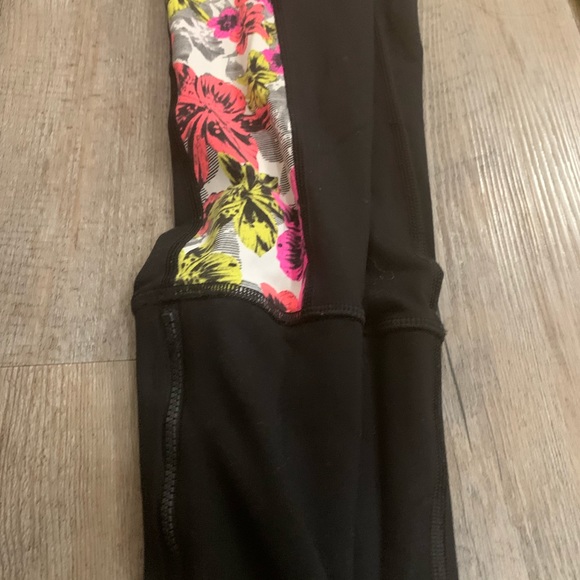 Victoria Secret leggings vsx workout clothing - Picture 4 of 5